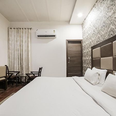 Townhouse Hollywood Heights Hotel Amritsar Exterior photo