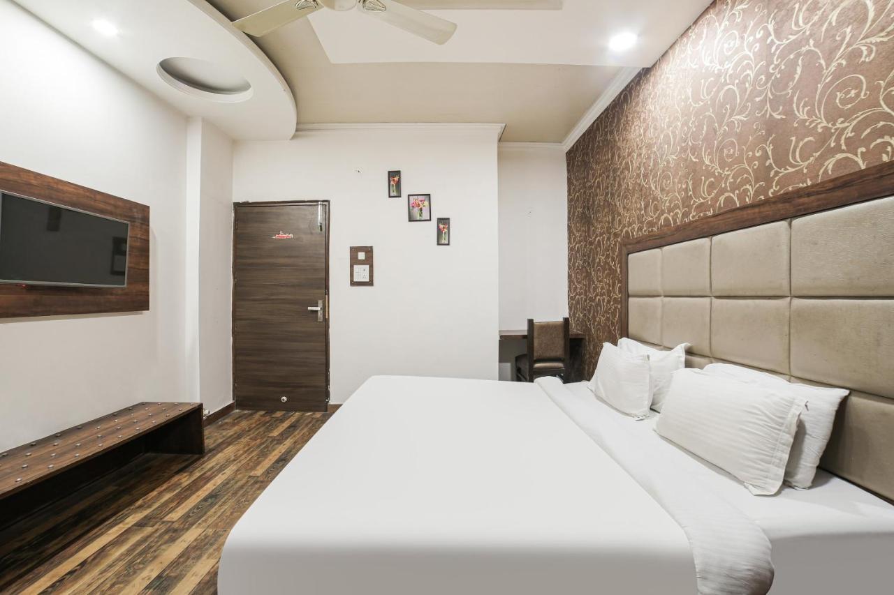 Townhouse Hollywood Heights Hotel Amritsar Exterior photo