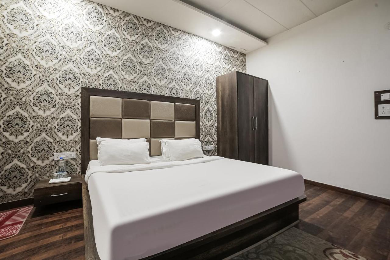 Townhouse Hollywood Heights Hotel Amritsar Exterior photo