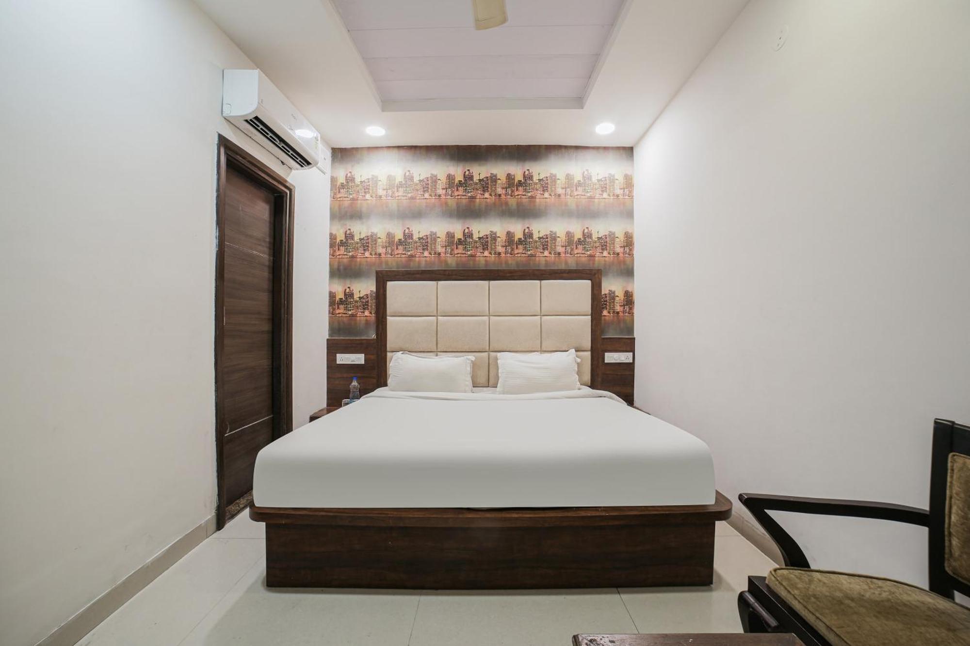 Townhouse Hollywood Heights Hotel Amritsar Exterior photo