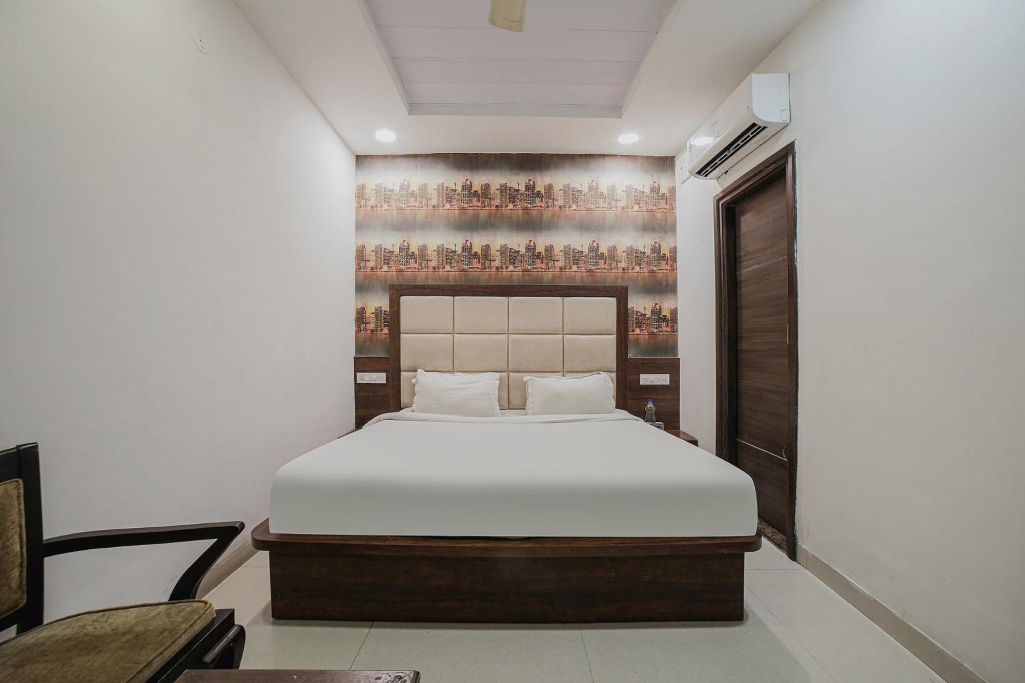 Townhouse Hollywood Heights Hotel Amritsar Exterior photo
