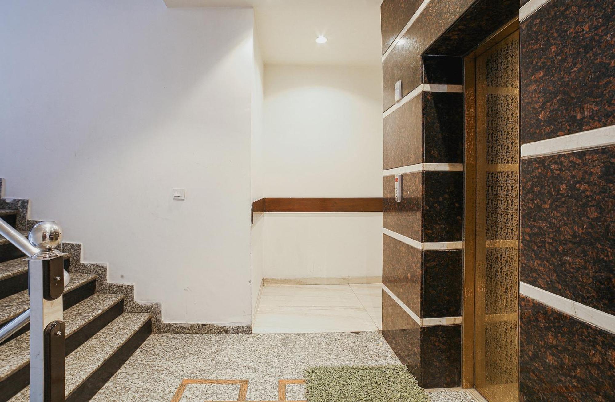 Townhouse Hollywood Heights Hotel Amritsar Exterior photo