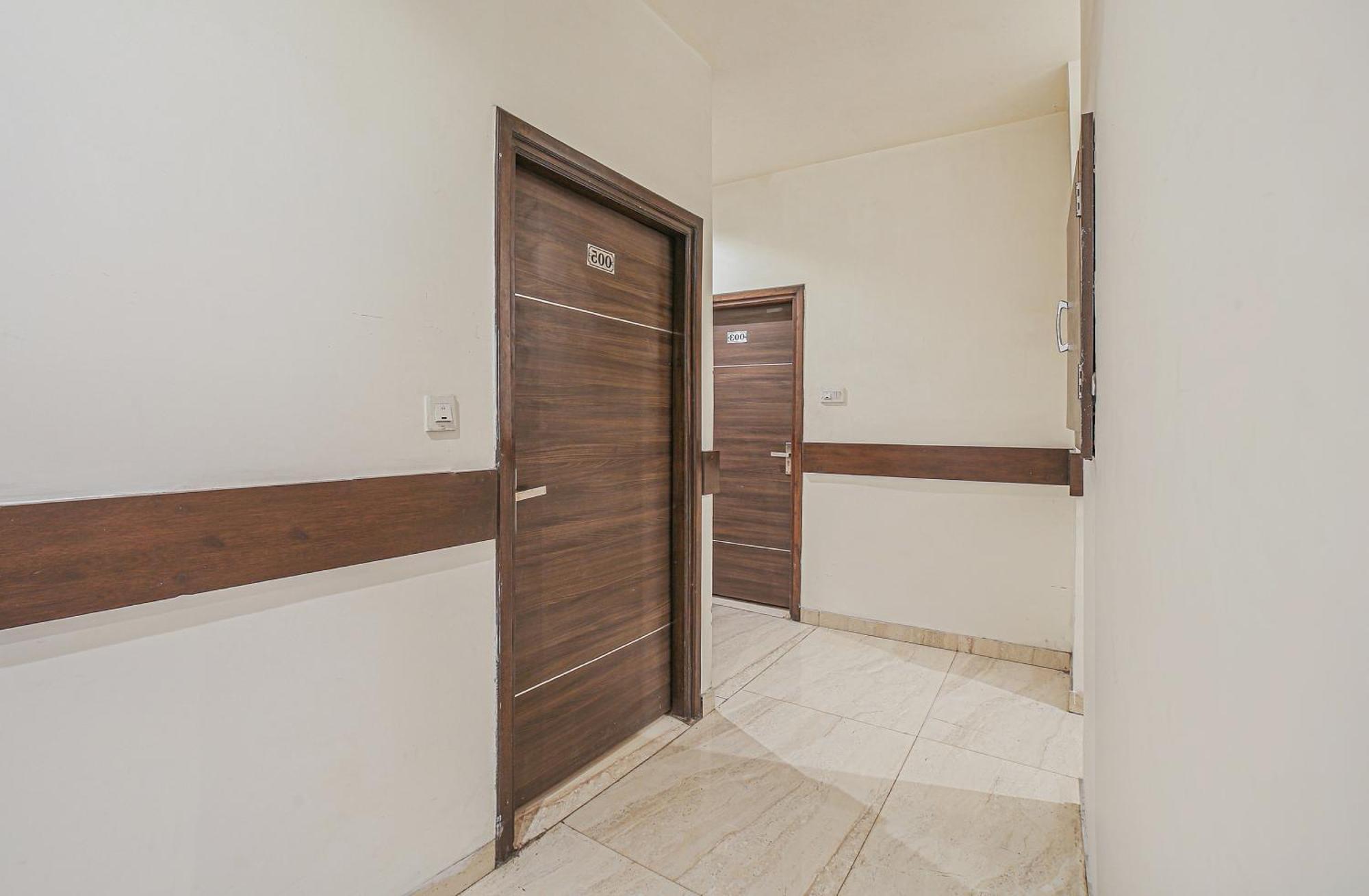Townhouse Hollywood Heights Hotel Amritsar Exterior photo