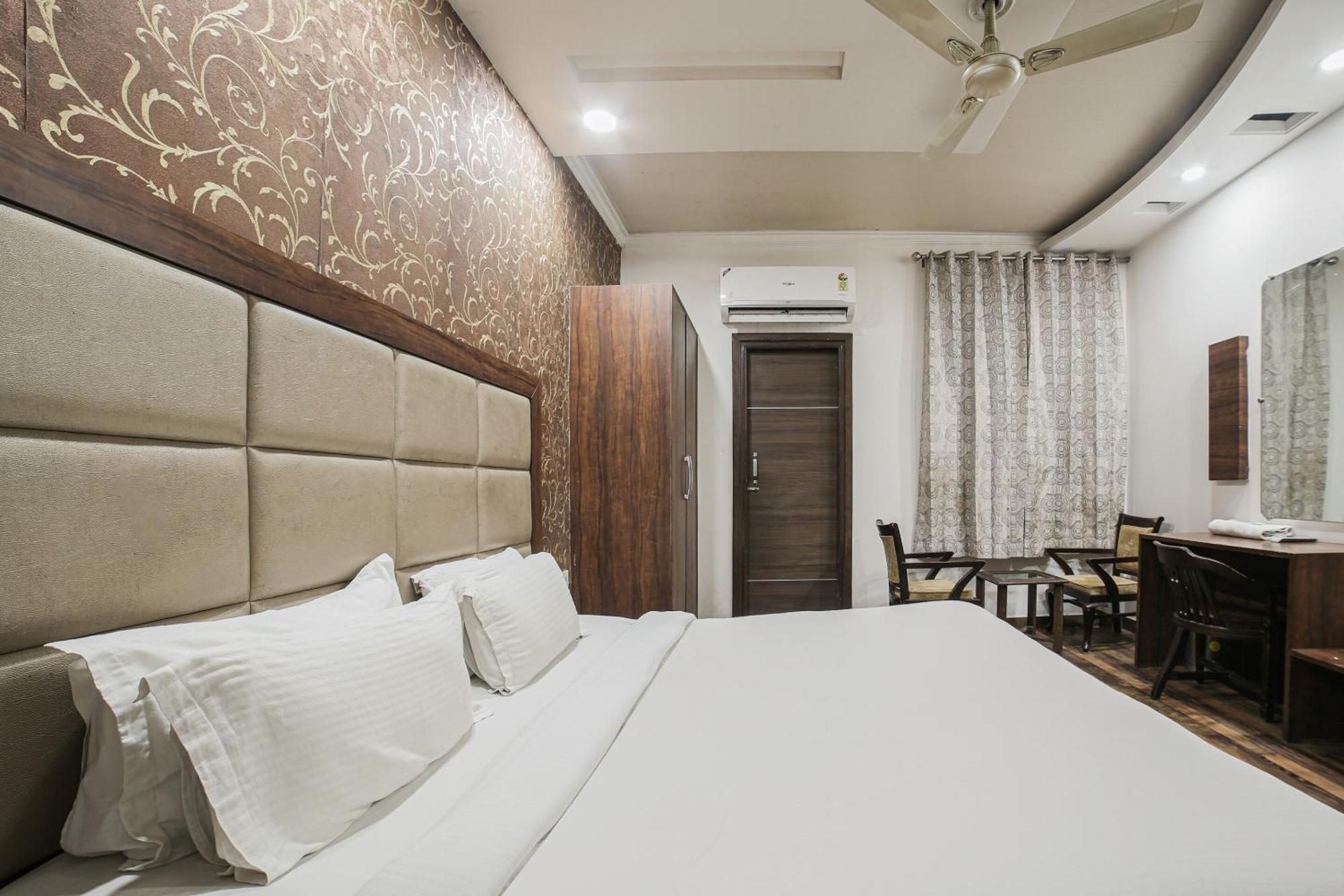Townhouse Hollywood Heights Hotel Amritsar Exterior photo